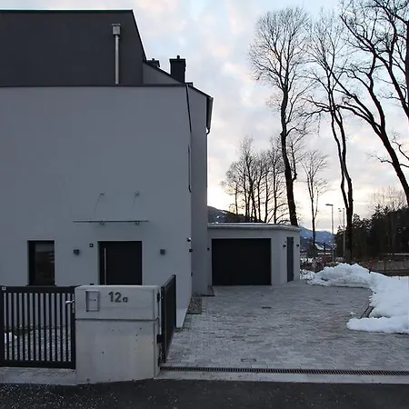 Daslichtenberg Eastside Villa *